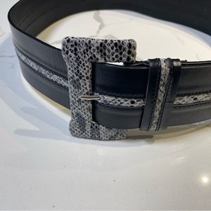 Chico’s NWOT Two Tone Black/Gray Wide Leather Belt size Medium